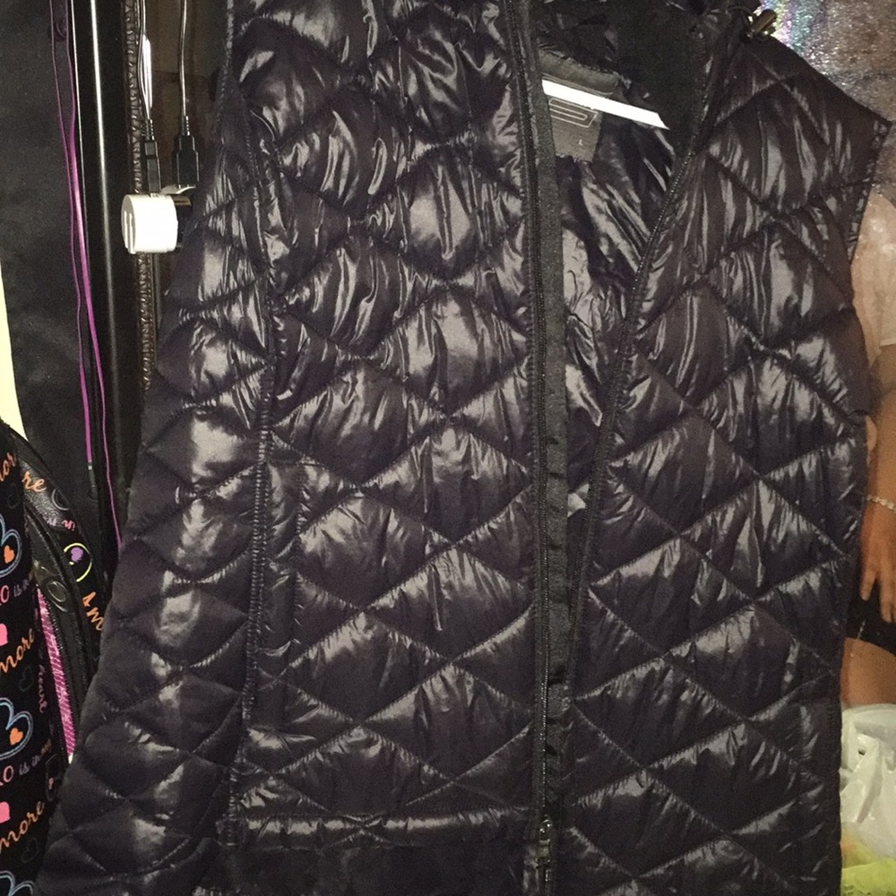 sleeveless hooded vest